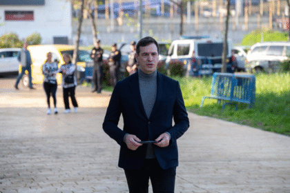 El germà de Sánchez i el líder del PSOE extremeny seran jutjats 50 dies després de les eleccions autonòmiques image